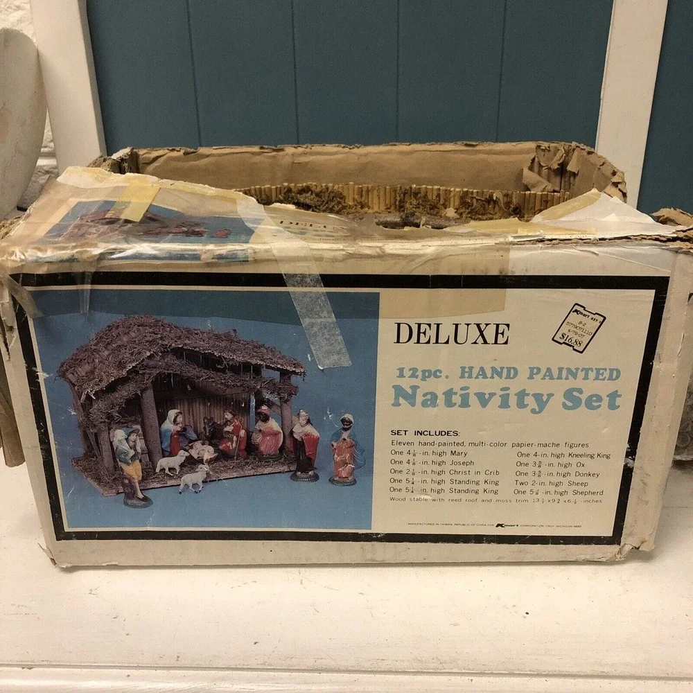 Vintage‎ Kmart 8 Pc. Hand Painted Nativity Set with Stable 10” x 14” Taiwan